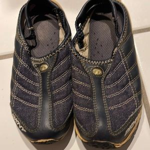 3for $10 Kids sandals